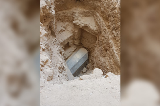 اكتشاف تابوت أثري يزن 30 طنا في مصر 